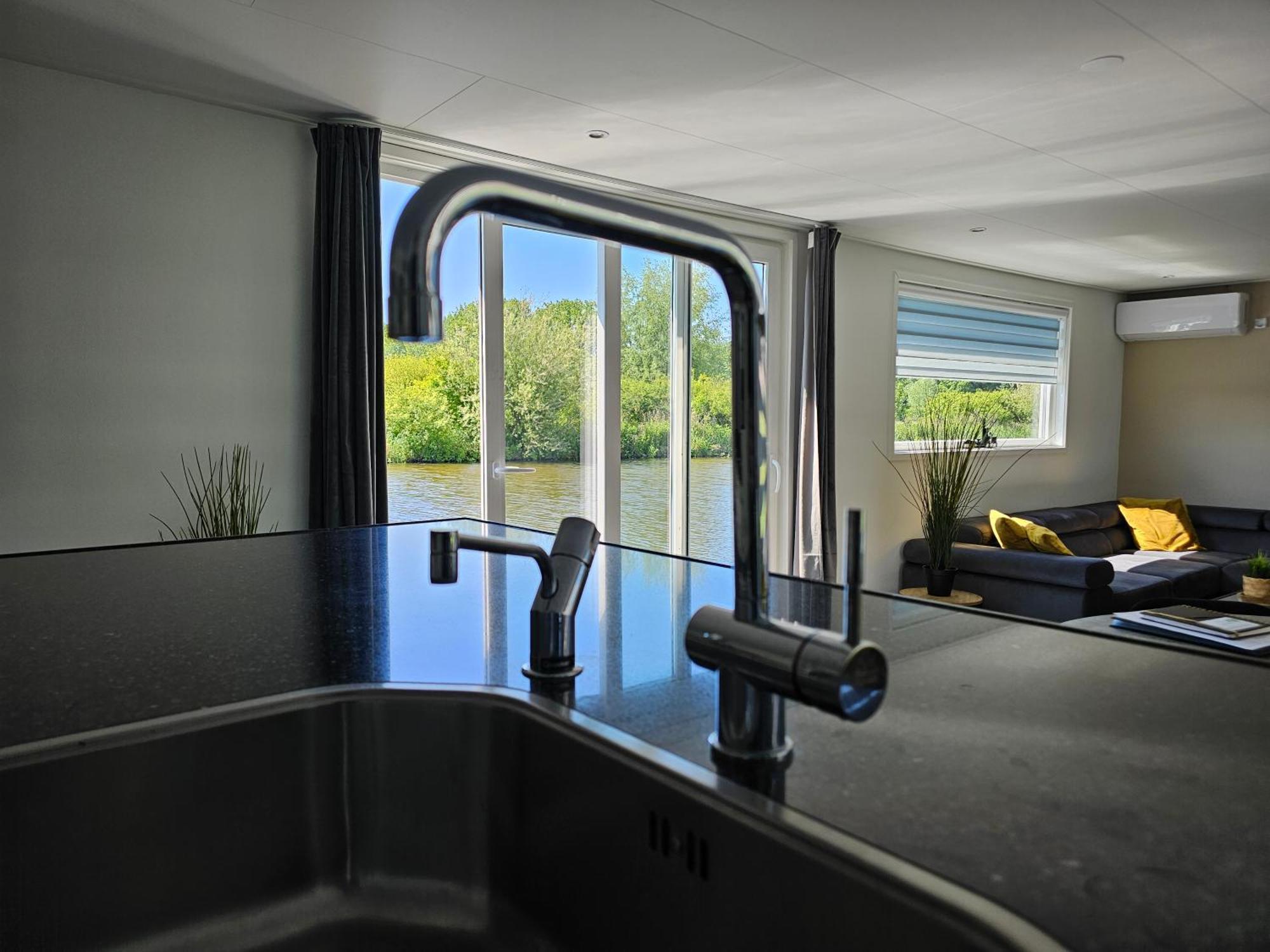 Luxe Woonboot In De Natuur Evt Met Console Bootje! レーワールデン エクステリア 写真