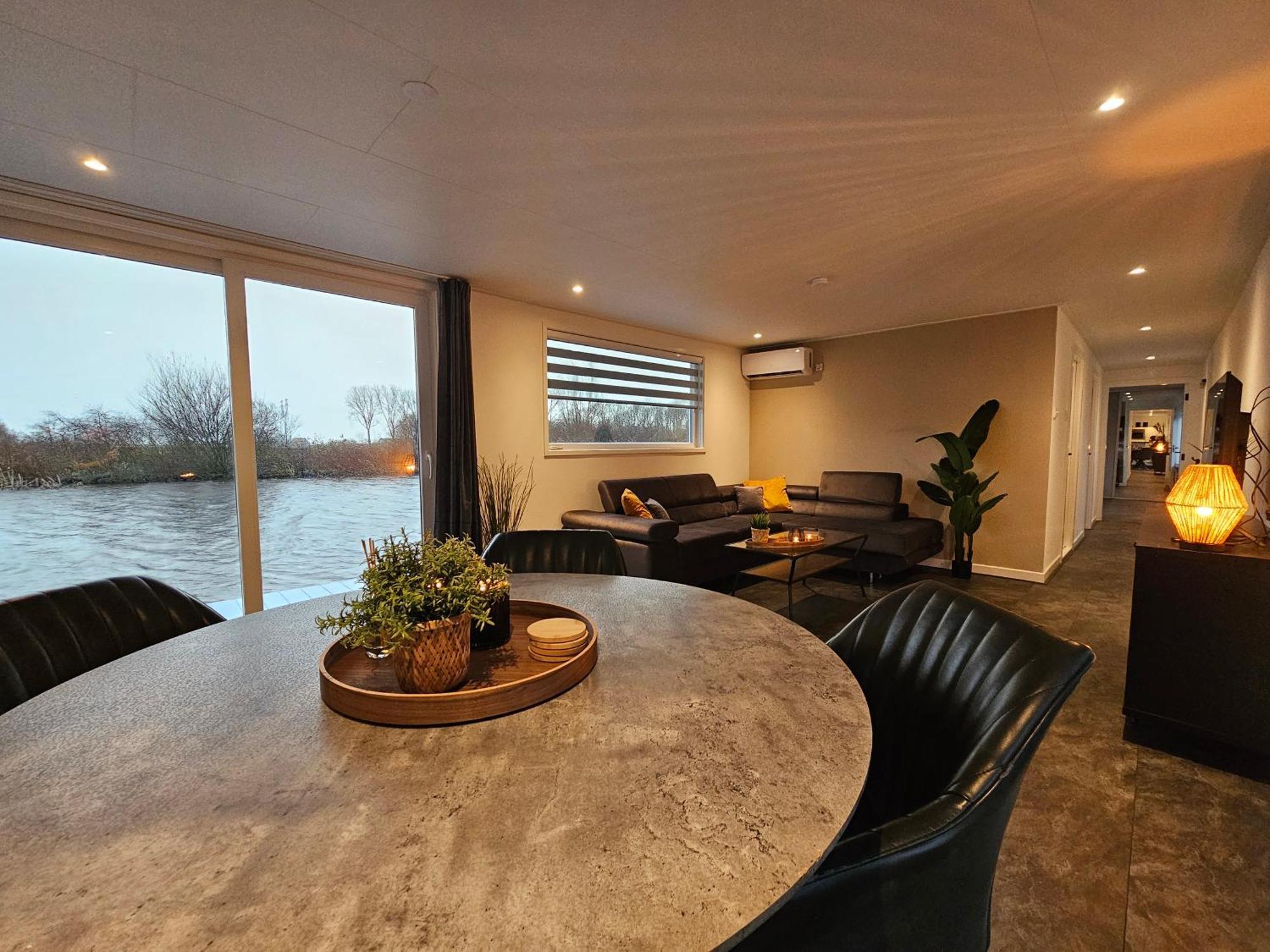 Luxe Woonboot In De Natuur Evt Met Console Bootje! レーワールデン エクステリア 写真
